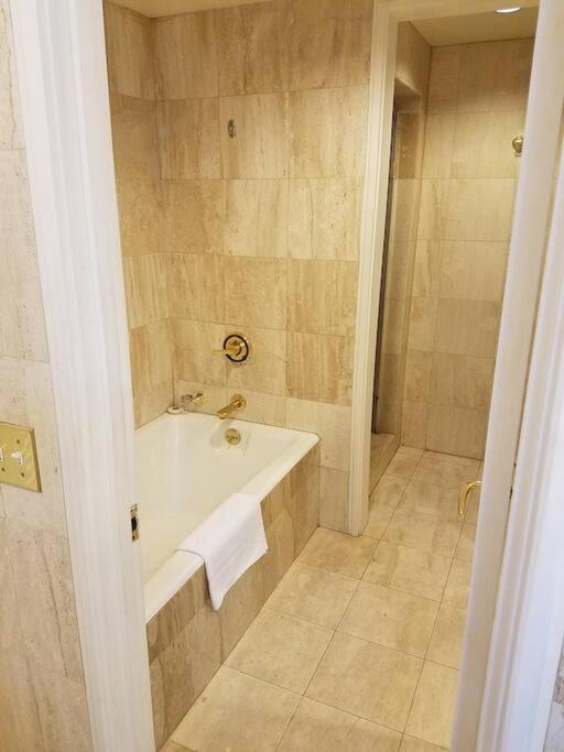 Apartment Brooks Vacations 4 Star Wyndham 2003 Waikiki *